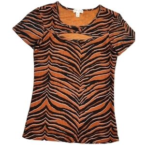 J for justify shirt M